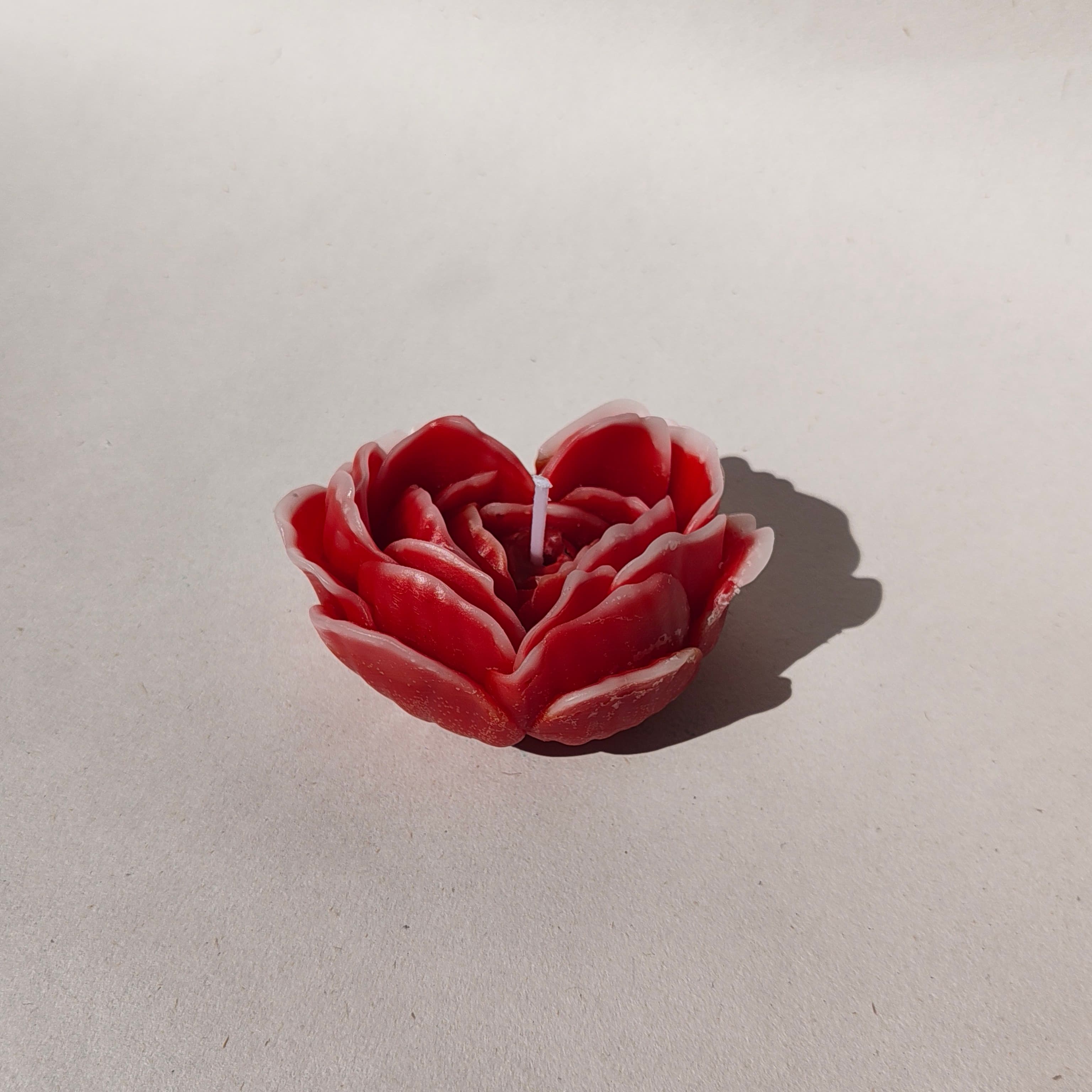 Heart peony candle